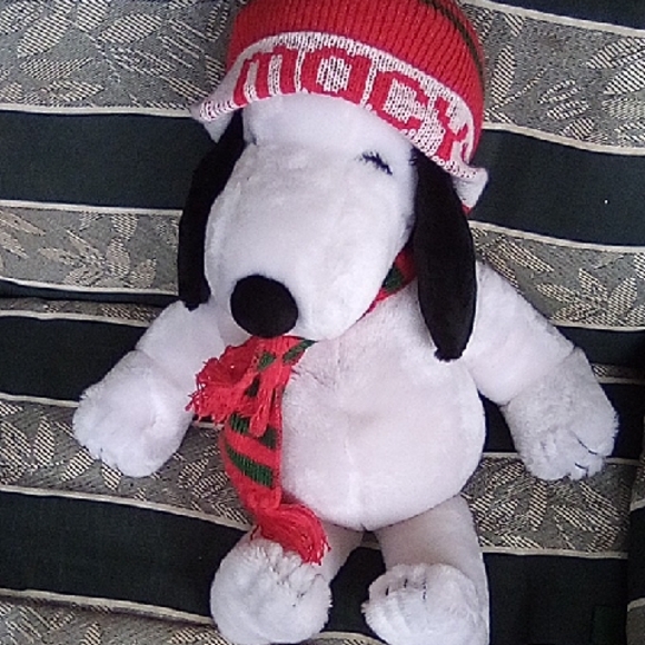 Snoopy Stuffed Animal Dog Wearing Macy's Hat And Scarf. NWOT. - Picture 1 of 5